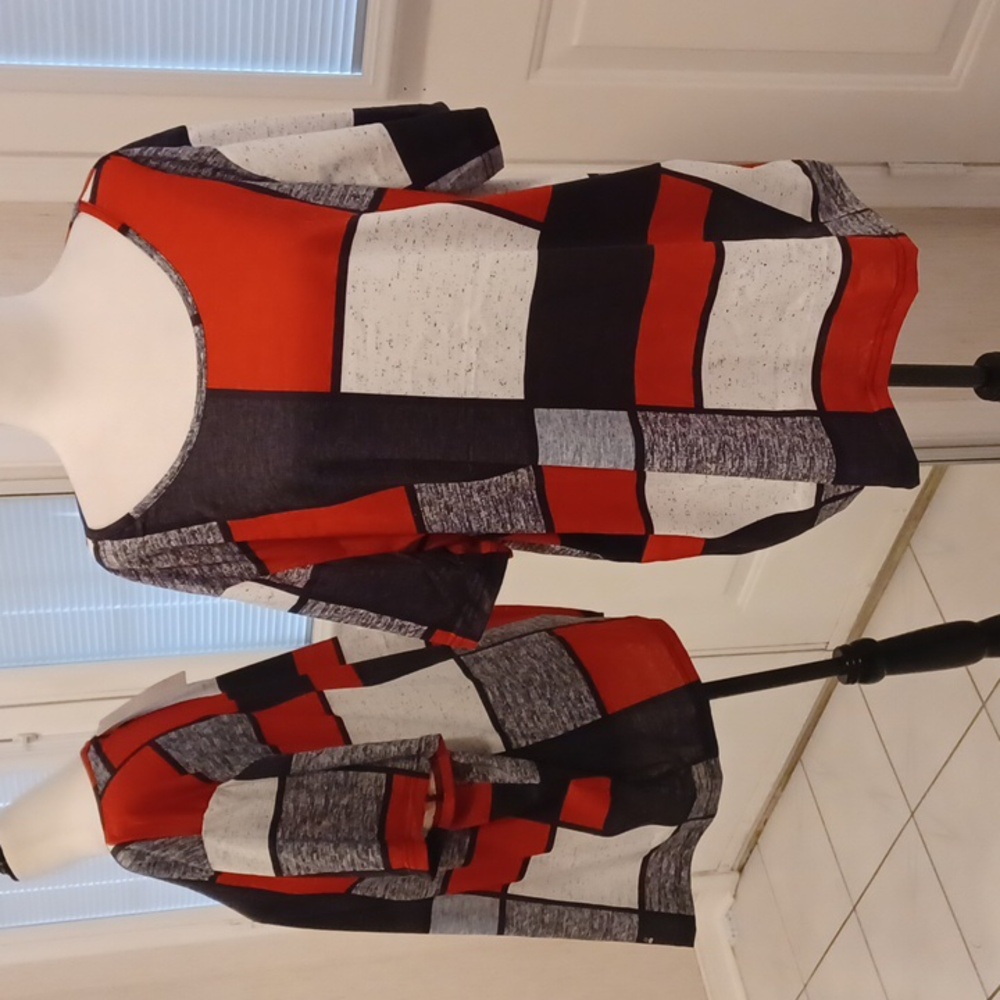4/$60 New Red Colourblock Tee - Size 3XL